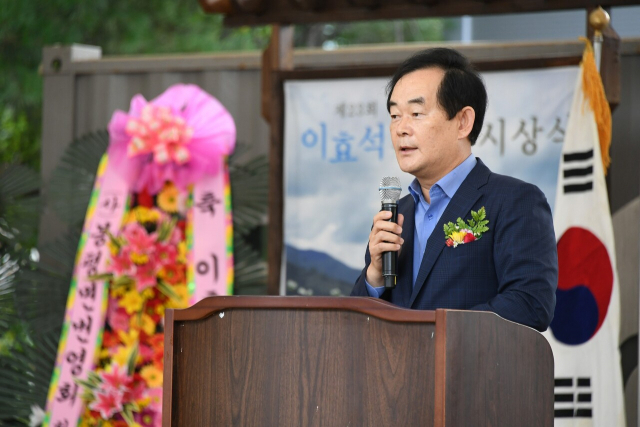 박진오 강원일보 사장이 격려사를 하고 있다.