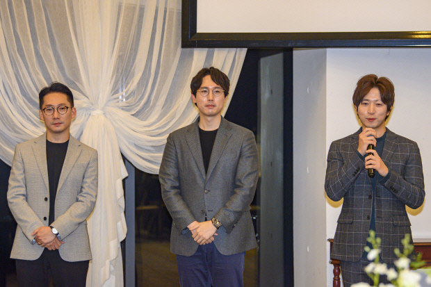 왼쪽부터 노인호 조향사, 정우철 도슨트, 민시후 작곡가.