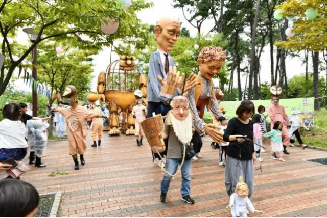 밀양인형극 예술놀이터 행사.