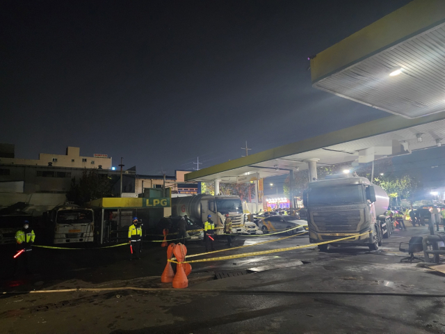 16일 오후 5시 29분쯤 대구 서구 중리동 한 LPG 가스 충전소에서 가스 폭발로 추정되는 화재 신고가 접수됐다. 이 사고로 8명이 부상을 입어 병원에 이송됐다. 임재환 기자
