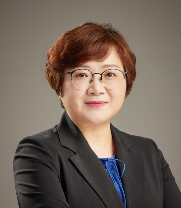 강희정 교수