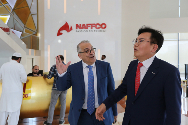 이상길 대구 엑스코(EXCO) 사장이 지난 18일 중동 최대 소방장비 제조업체 '나프코(NAFFCO)' 본사를 방문해 '국제소방안전박람회' 경쟁력 강화를 위한 협력 방안을 논의했다. 엑스코 제공