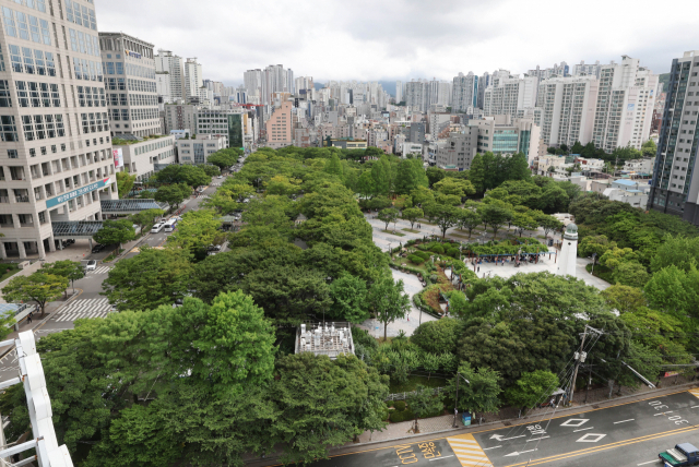 부산시교육청 이전 예정 후보지 중 하나인 연제구 부산시청 지상주차장 전경. 정종회 기자 jjh@