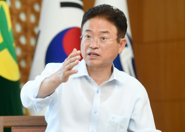 이철우 경북도지사가 민선 8기 취임 1주년을 맞아 매일신문과 인터뷰를 하고 있다. 임상준 기자