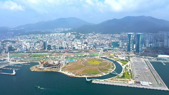 부산항 북항 전경. 부산일보DB