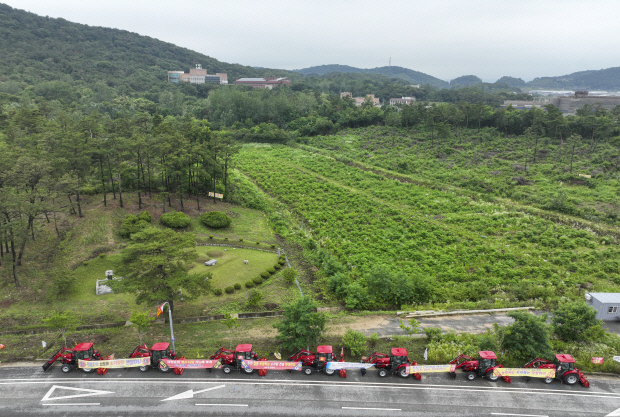 24일 광주시 광산구 삼거동 자원회수시설(소각장) 최종 후보지 일대에 소각장 설치를 반대하는 주민들의 주장을 담은 플래카드가 걸려 있다. /김진수 기자 jeans@kwangju.co.kr