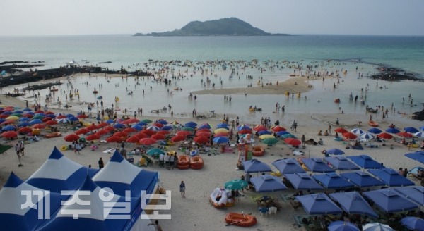 협재해수욕장 전경. 제주일보 자료사진