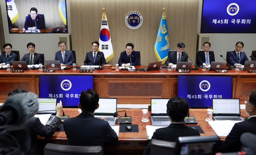 이재명 대통령이 14일 서울 용산 대통령실 청사에서 열린 국무회의를 주재하고 있다. 사진=연합뉴스