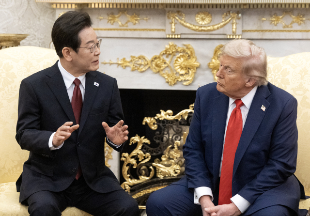 이재명 대통령과 도널드 트럼프 미국 대통령이 지난 8월 미국 워싱턴DC 백악관에서 정상회담을 하고 있는 모습. 연합뉴스