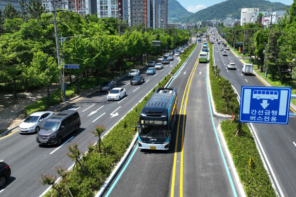 (경남신문) [창원 S-BRT 임시 개통 첫날] 시내버스 직접 타보니