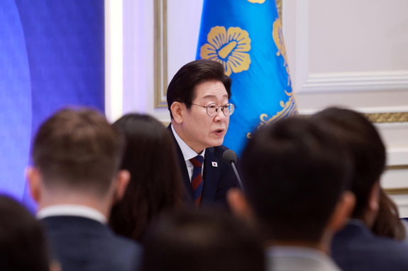 (부산일보) 이재명 대통령 “수도권 일극 체제 극복할 것…모든 국가정책에 지역 더 배려”