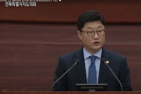 (전북일보) 의장-원내대표 갈등...'사상초유' 전북도의회 예결위원 선임안 부결