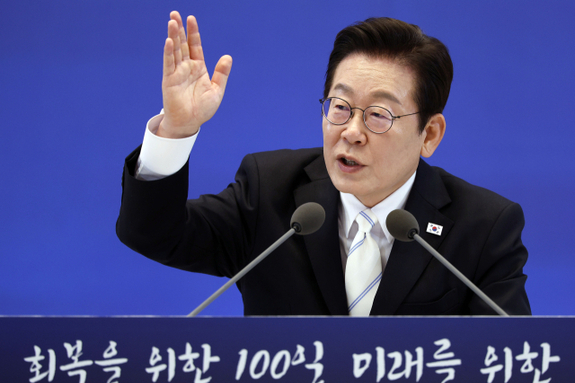 (부산일보) 이 대통령 "모든 정책 결정에 '지역균형발전영향평가' 반영"