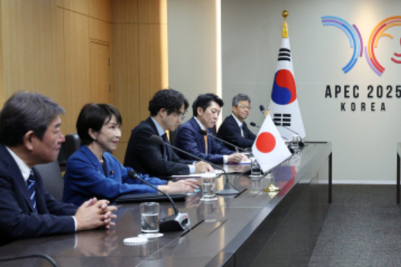 (강원일보) 李대통령-다카이치 日총리 "미래 지향적 한일 협력"