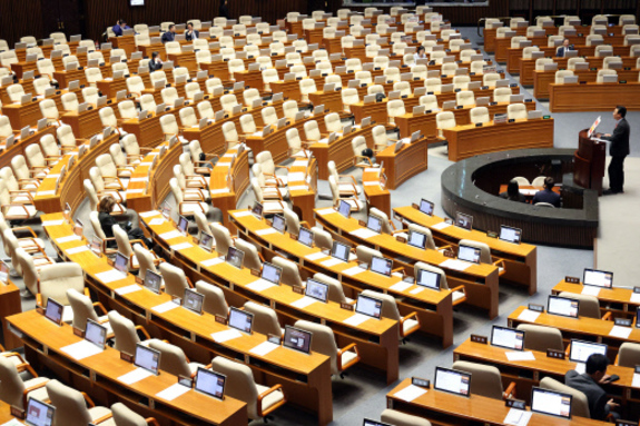 (대전일보) 필버·통일교 게이트로 연말 정국 급속 경색…전재수 낙마, 내년 지선 영향 주목