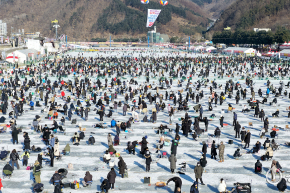 (강원일보) 극한 한파에도 강원 겨울축제 ‘흥행’