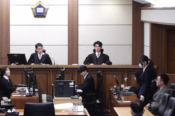 (경남신문) 김건희 1심 징역 1년8개월… 통일교 금품수수만 유죄