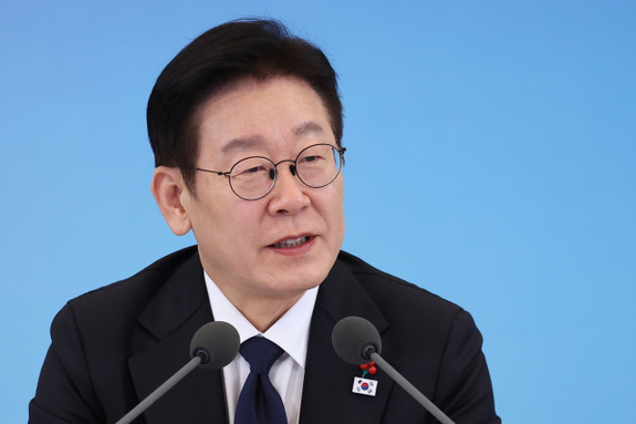 (매일신문) 李대통령 "내란 극복 대한민국, 부동산 투기 하나 못 잡겠나"