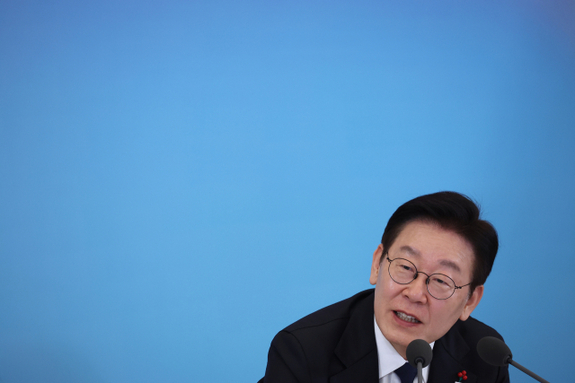 (부산일보) "마귀에게 양심 뺏겨" 부동산 드라이브 거는 李, 지선 화두로