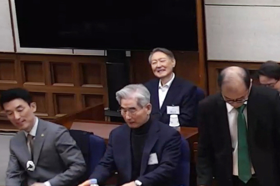 (강원일보) '내란 우두머리' 尹 1심 무기징역 선고··· 파장에 정치권 촉각