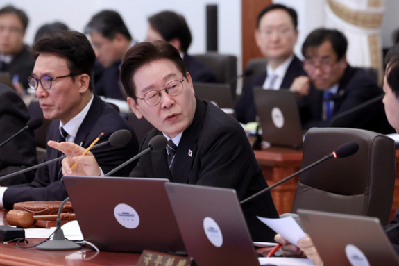 (대전일보) 李 대통령, 위기 극복 위해 "추가 재정 검토"…힘 실리는 '조기 추경'