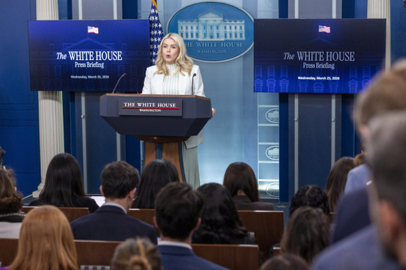 (부산일보) 백악관 "이란과 협상 진행 중…패배 인정 못하면 더 큰 타격"