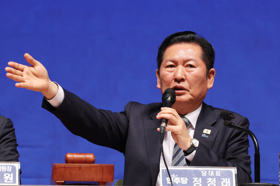 (부산일보)민주당 지지율 PK서 두 자릿수 하락…국힘 6.9p 반등 [리얼미터]