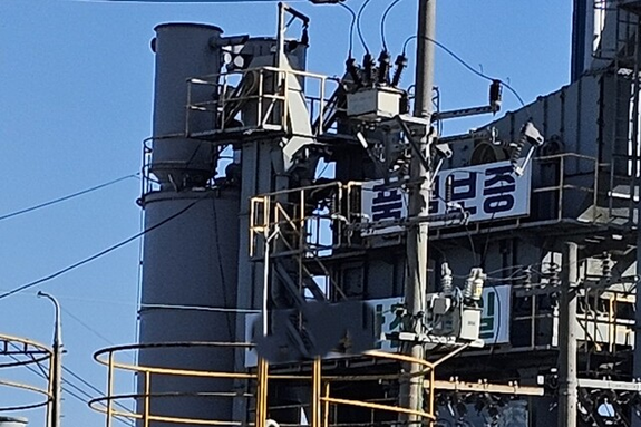 (전북일보)유가 급등에 군산 도로공사 중단···아스콘·레미콘 ‘이중 위기’