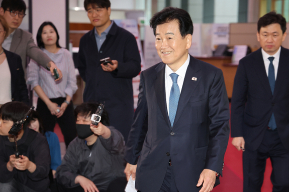 (부산일보)'기밀 누설’ 논란 가세한 이 대통령…장동혁 “친북 한·중 동맹!