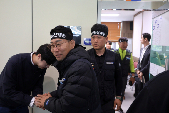 (경남신문)진주 화물연대 사고 이틀 만에 교섭 테이블