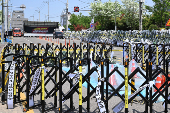 (경남신문)노사 대화 시작했지만… 화물연대 사태 장기화 국면