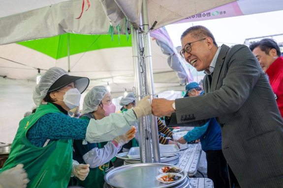 (부산일보)민주, 경북 빼고 다 우세… 국힘 "보수 결집 시동"